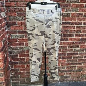 Banana Republic Avery Camo Pant